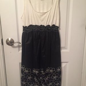 MAX Studio Black and White dress